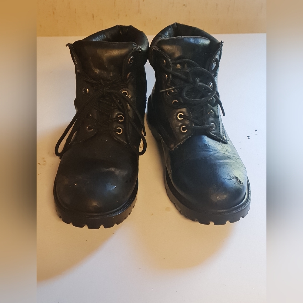 Men's I.D. Required Boots Size 9.5